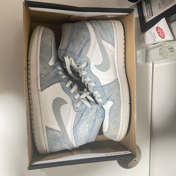 Jordan 1 Hyper Royal Size 10 - Picture 1 of 6